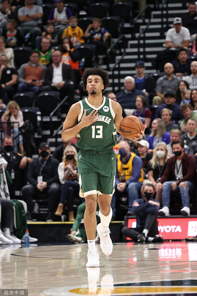 [NBA季前赛]雄鹿120-124爵士