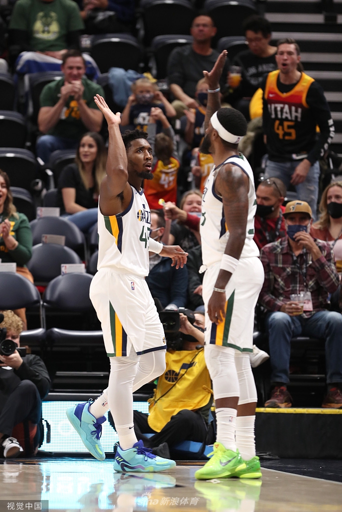 [NBA季前赛]雄鹿120-124爵士