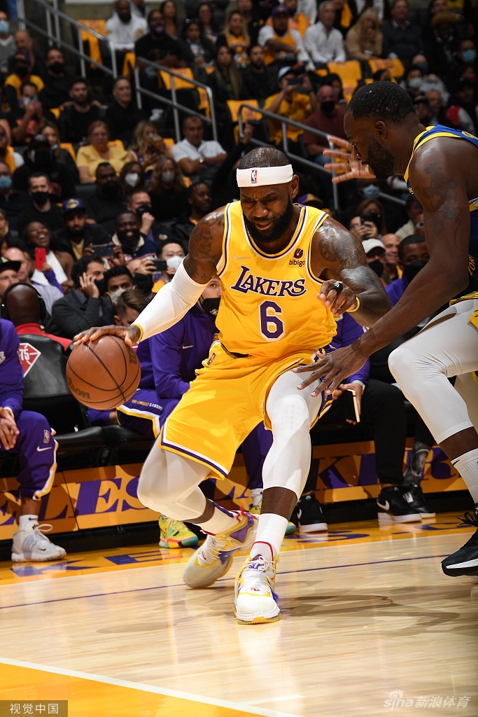 [NBA揭幕战]勇士121-114湖人