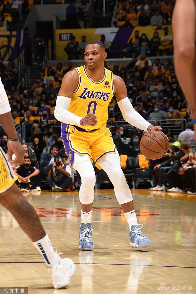 [NBA揭幕战]勇士121-114湖人