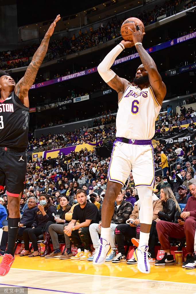 [NBA]火箭85-95湖人 詹姆斯15分8助攻