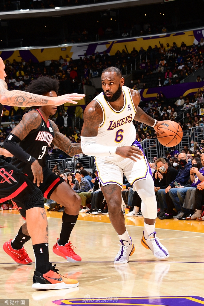 [NBA]火箭85-95湖人 詹姆斯15分8助攻