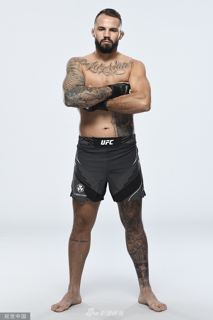 [UFC268]张伟丽领衔众选手拍摄写真