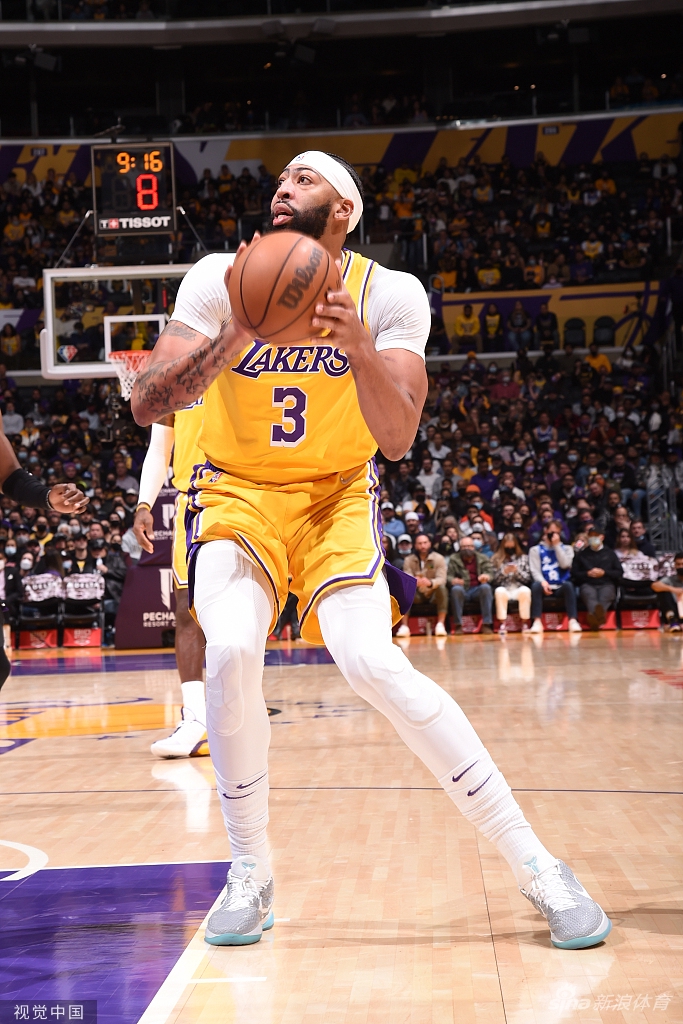 [NBA]国王3加时力克湖人 詹姆斯空砍30+11