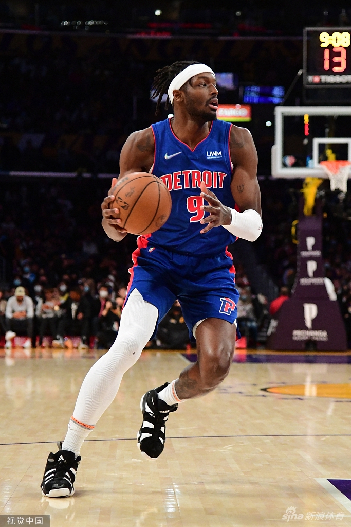 [NBA]活塞106-110湖人 詹姆斯砍33+9