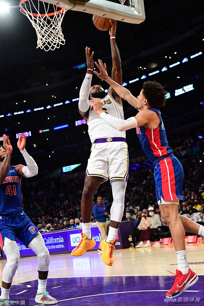 [NBA]活塞106-110湖人 詹姆斯砍33+9