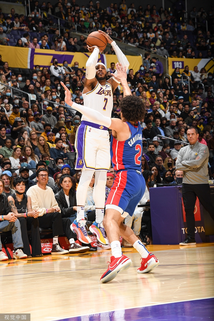 [NBA]活塞106-110湖人 詹姆斯砍33+9