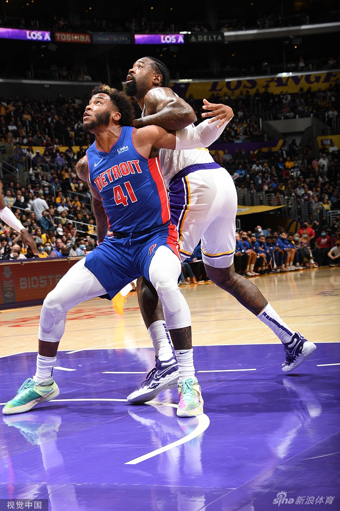 [NBA]活塞106-110湖人 詹姆斯砍33+9