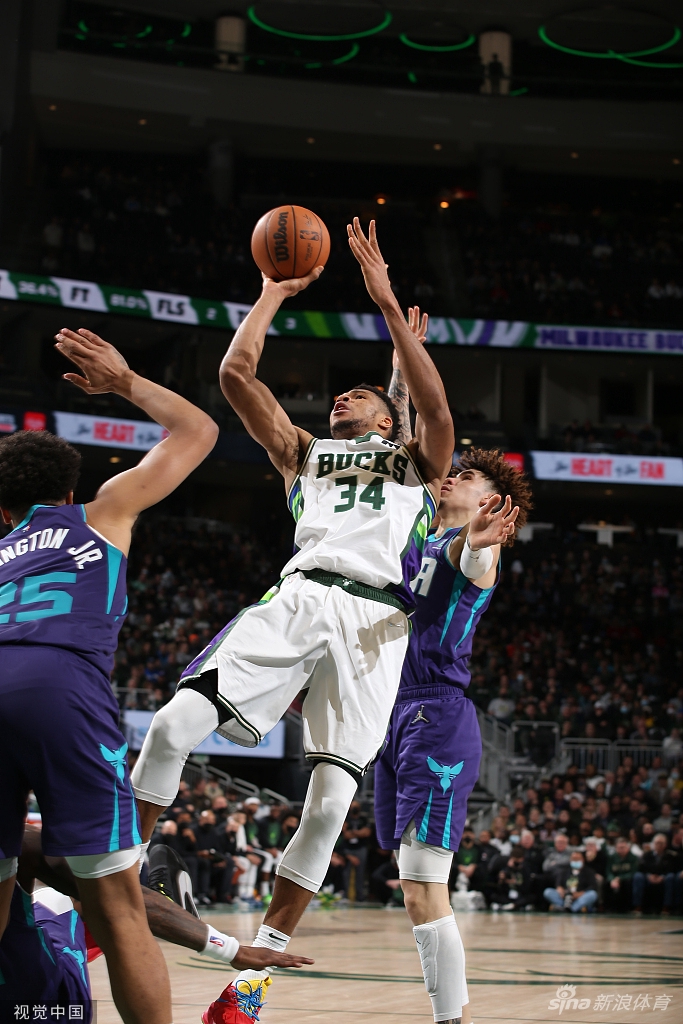 [NBA]黄蜂125-127雄鹿 字母哥绝杀