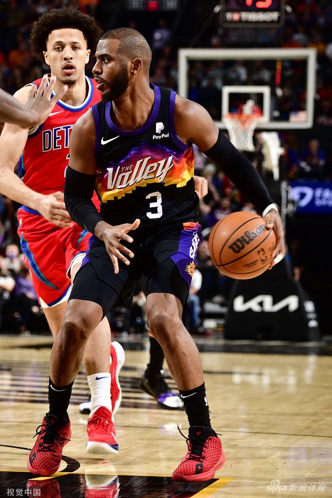 [NBA]18连胜！太阳114-103活塞