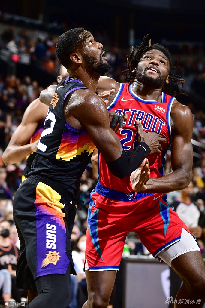 [NBA]18连胜！太阳114-103活塞