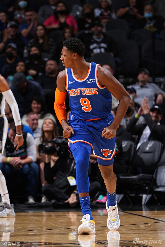 [NBA常规赛]尼克斯121-109马刺