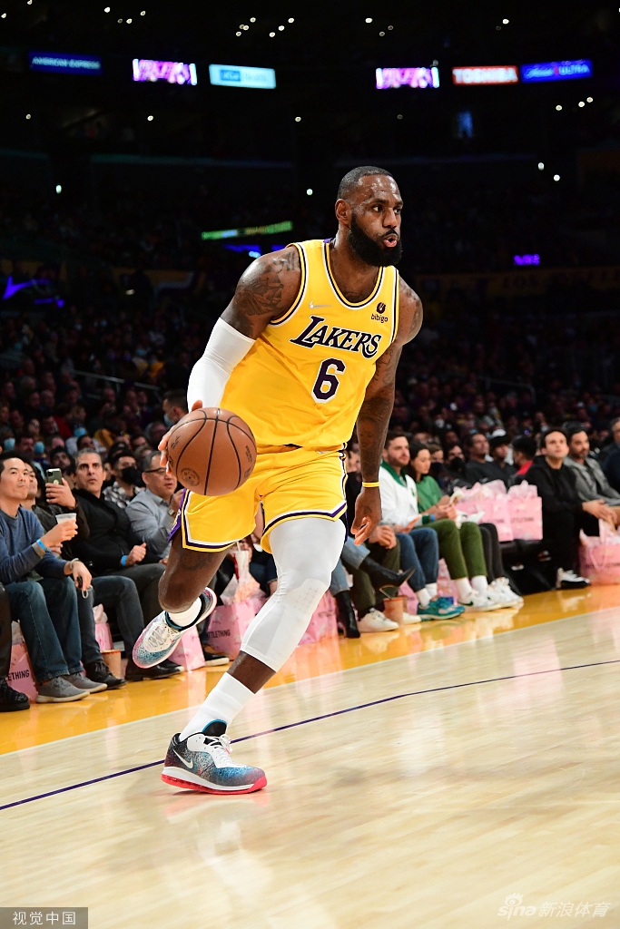 [NBA常规赛]湖人主场迎战 詹皇出战