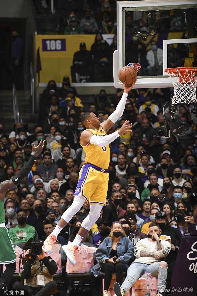 [NBA常规赛]湖人主场迎战 詹皇出战