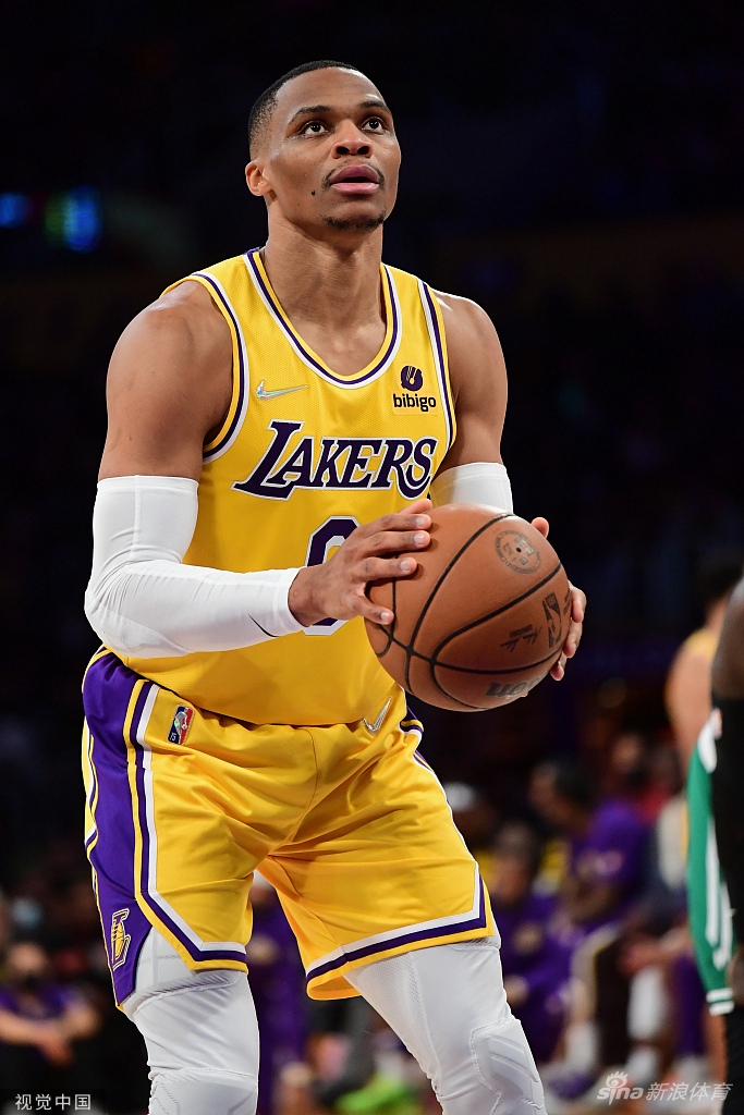 [NBA常规赛]湖人主场迎战 詹皇出战
