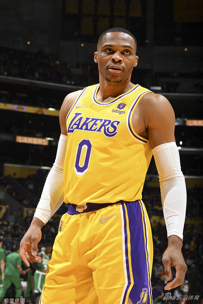 [NBA常规赛]湖人主场迎战 詹皇出战