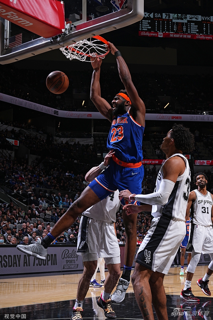 [NBA常规赛]尼克斯121-109马刺
