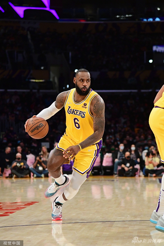 [NBA常规赛]湖人主场迎战 詹皇出战