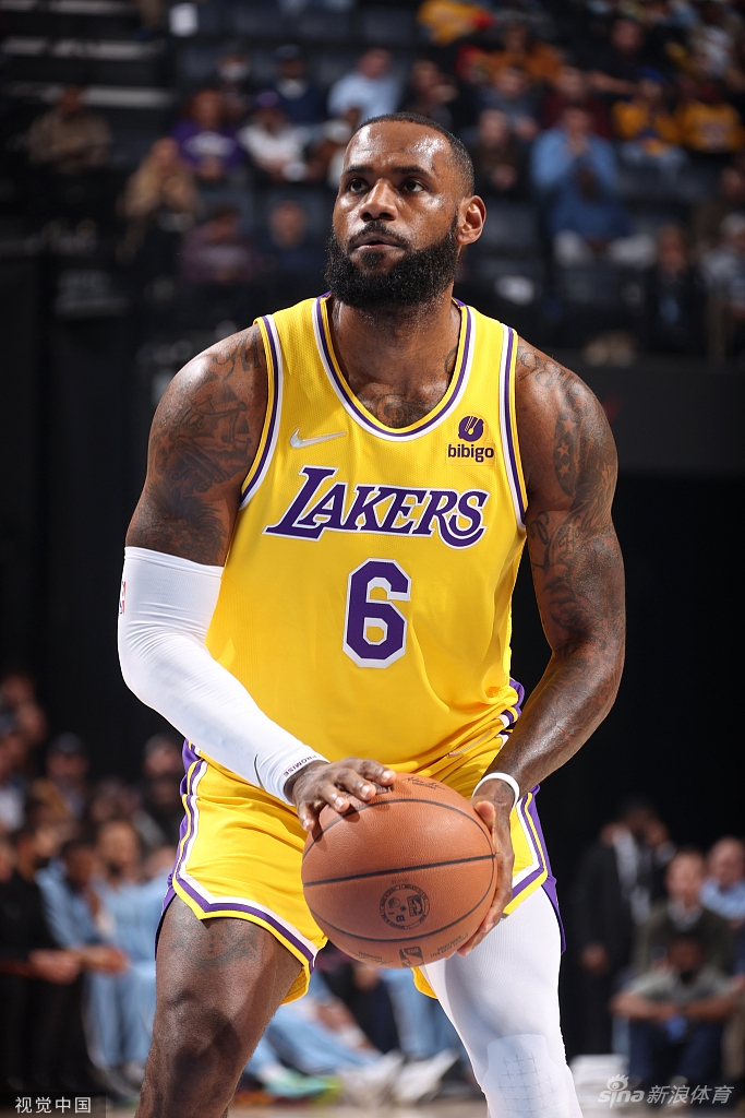 [NBA]湖人95-108灰熊 詹姆斯空砍三双