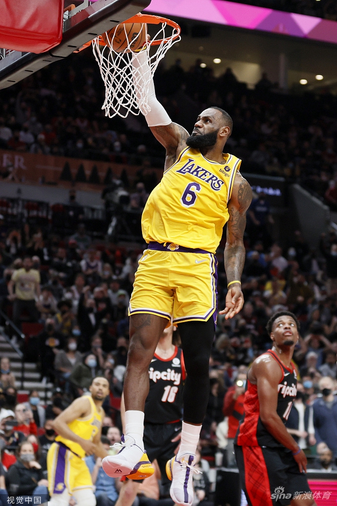 [NBA]湖人105-107开拓者 詹皇空砍30分