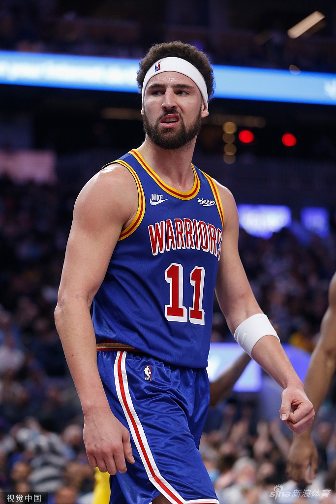 [NBA]湖人115-117勇士 老詹空砍26+15