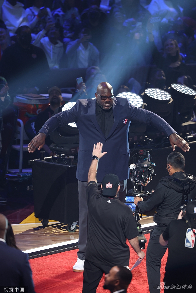 乔丹领衔75大球星亮相全明星赛