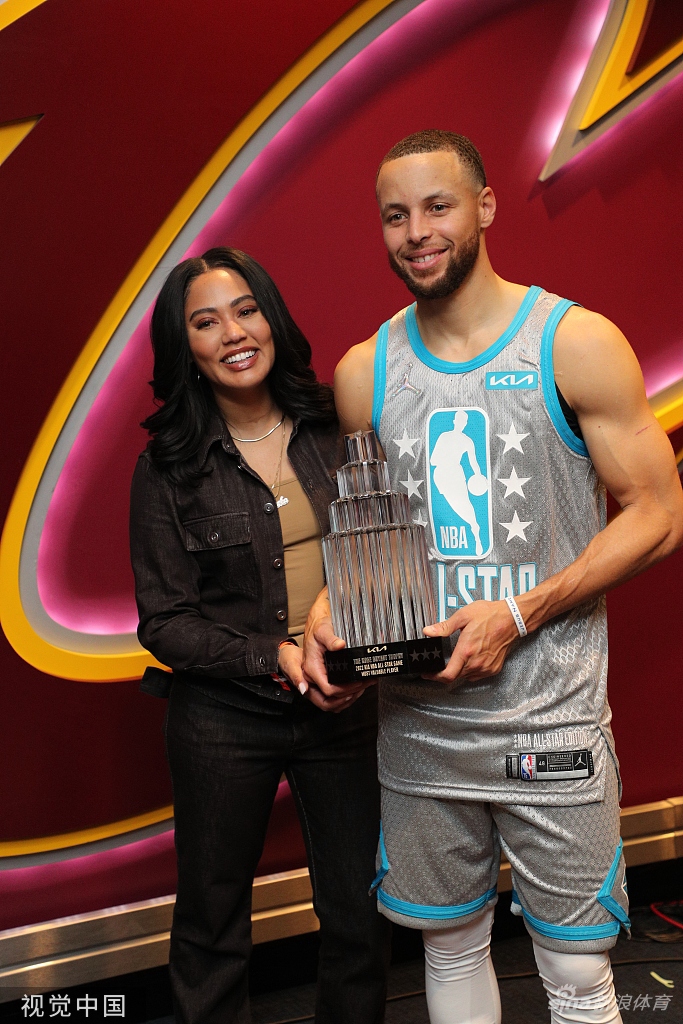 库里拍摄NBA全明星赛MVP写真