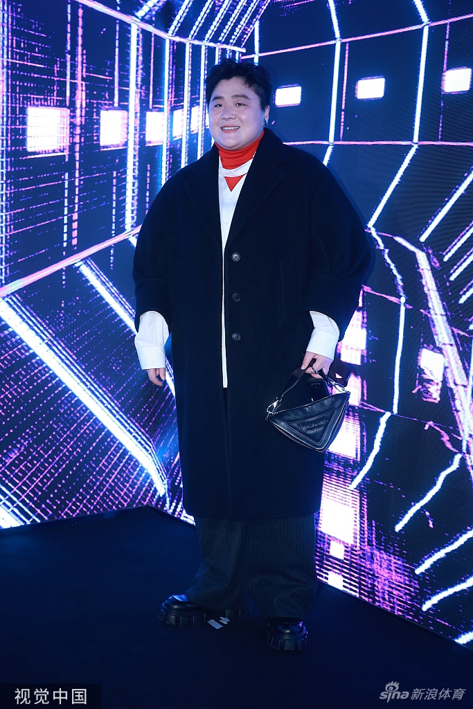 奥运冠军巩立姣出席时尚派对