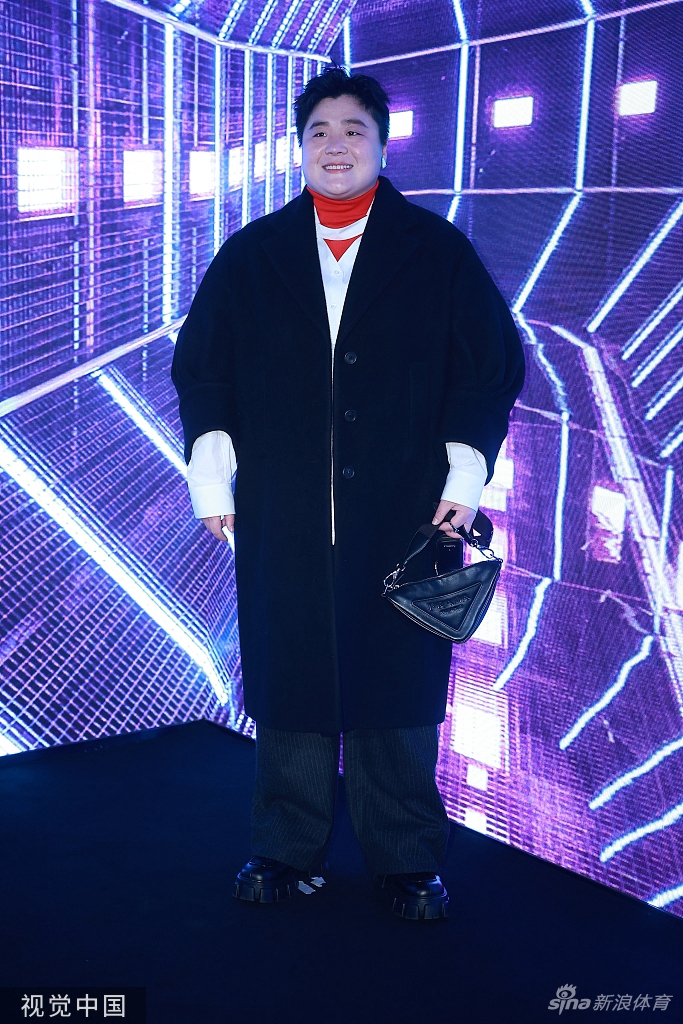 奥运冠军巩立姣出席时尚派对