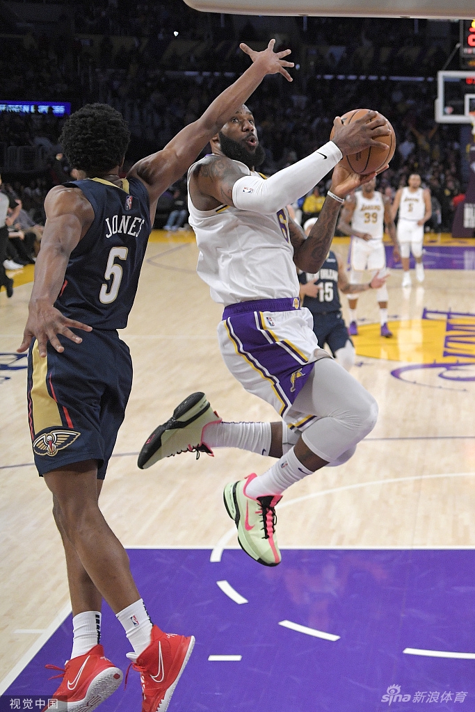 [NBA]鹈鹕123-95湖人 詹姆斯空砍32分