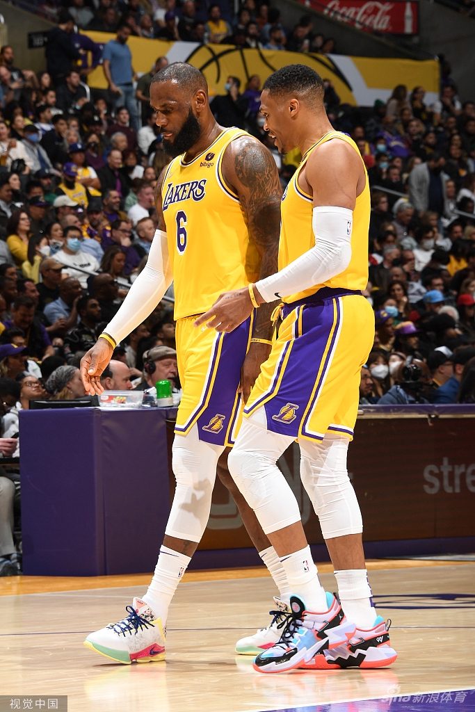 [NBA]独行侠109-104湖人 詹姆斯空砍24+12