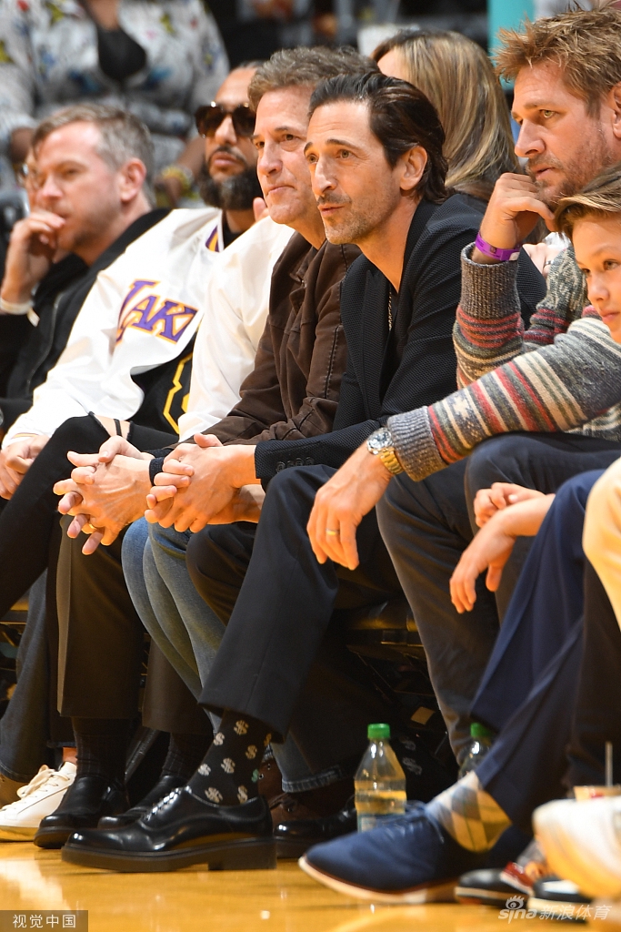 [NBA]独行侠109-104湖人 詹姆斯空砍24+12