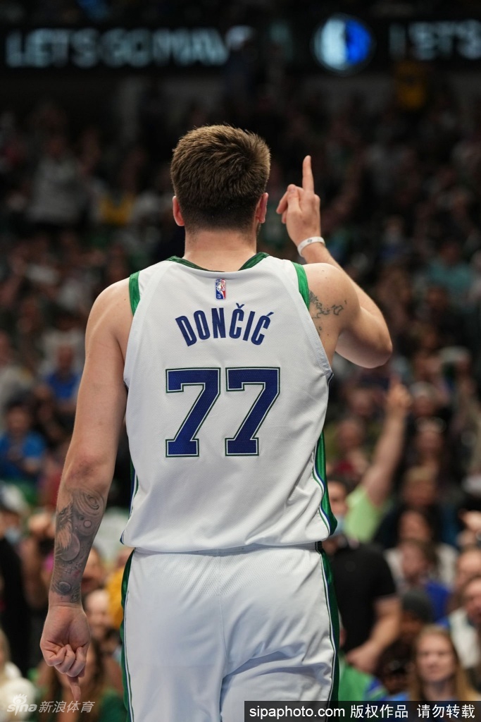 [NBA]勇士113-122独行侠 东契奇击溃水花