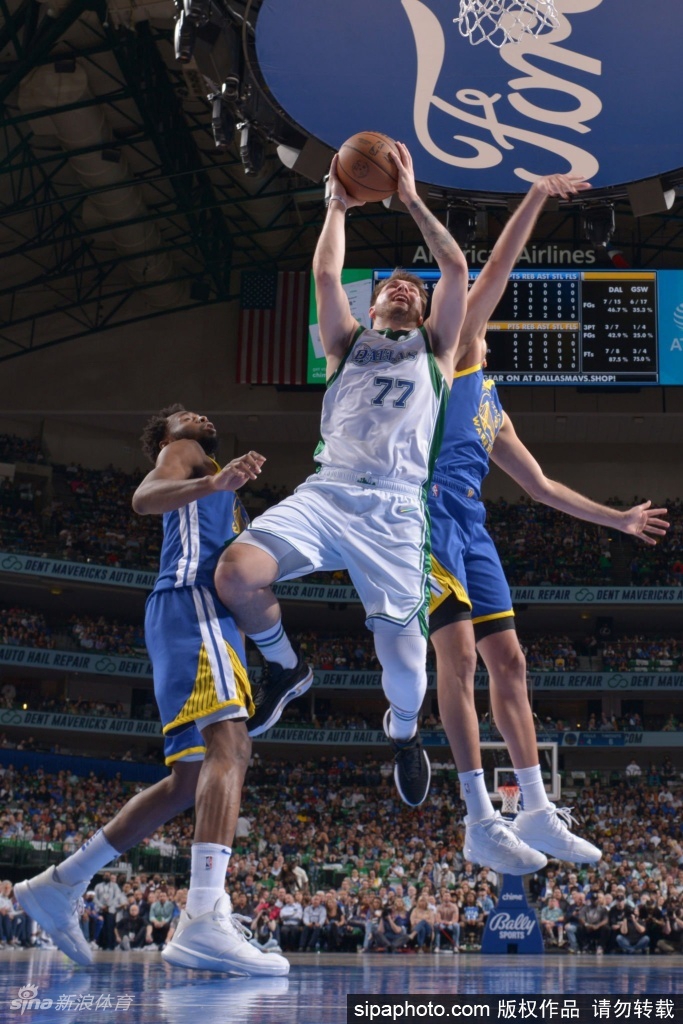 [NBA]勇士113-122独行侠 东契奇击溃水花