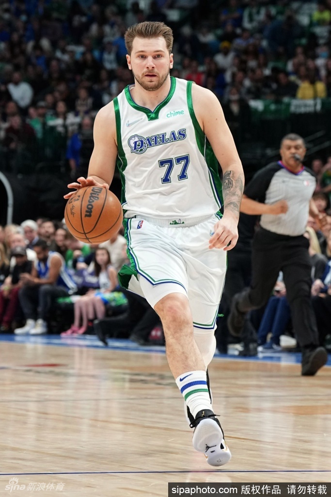 [NBA]勇士113-122独行侠 东契奇击溃水花