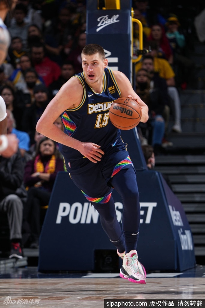 [NBA]勇士124-131掘金 约基奇豪取三双