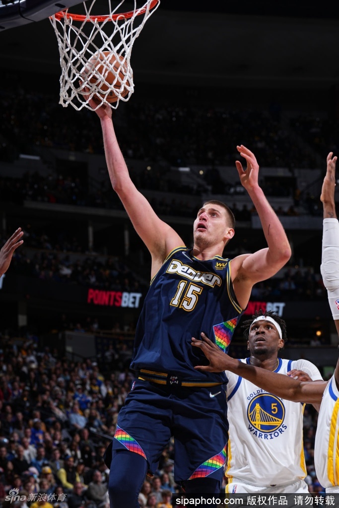 [NBA]勇士124-131掘金 约基奇豪取三双