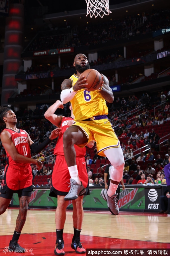 [NBA]湖人130-139火箭 詹姆斯空砍三双