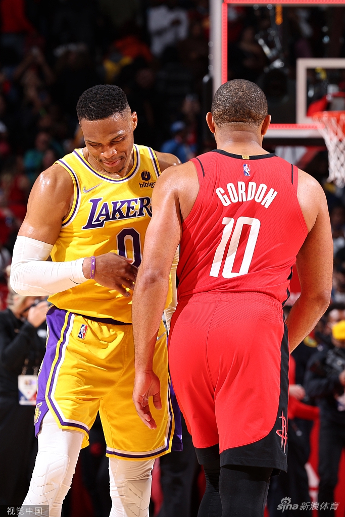 [NBA]湖人130-139火箭 詹姆斯空砍三双