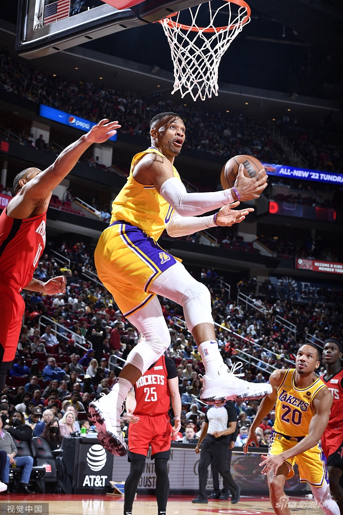 [NBA]湖人130-139火箭 詹姆斯空砍三双