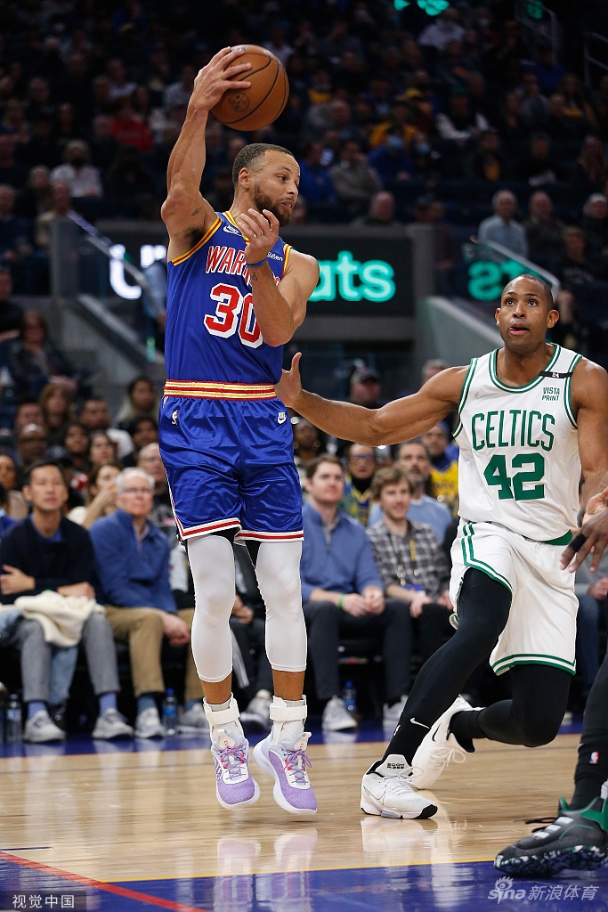 库里因伤将缺席三周比赛 季后赛初期回归