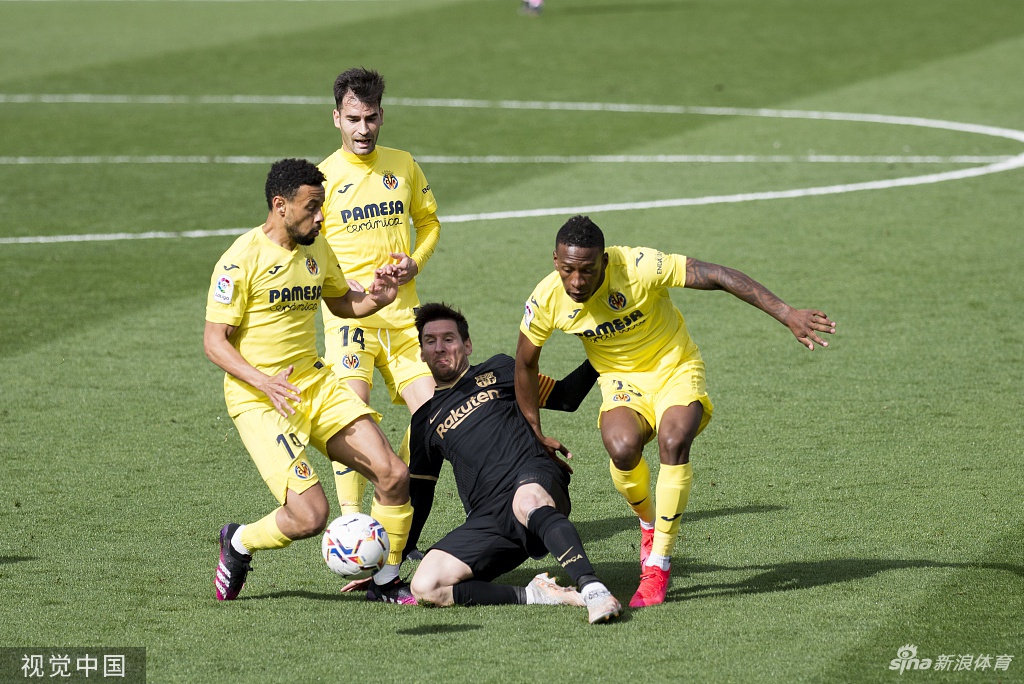 梅西一场被对手放倒四次 巨星待遇：凶狠犯规