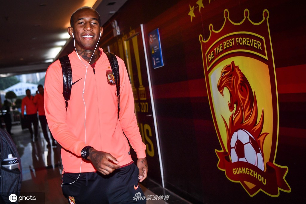 广州队前锋塔利斯卡800万欧元转会利雅得胜利