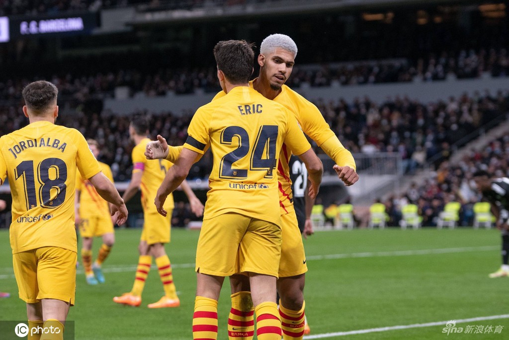 [西甲]皇马0-4巴萨 奥巴梅扬梅开二度