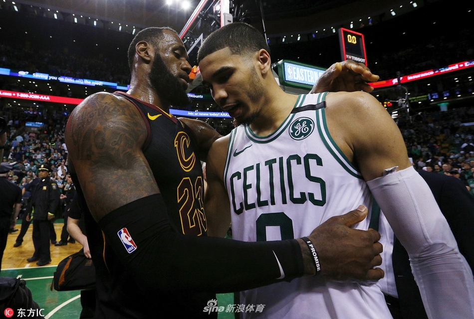 詹姆斯送别塔图姆