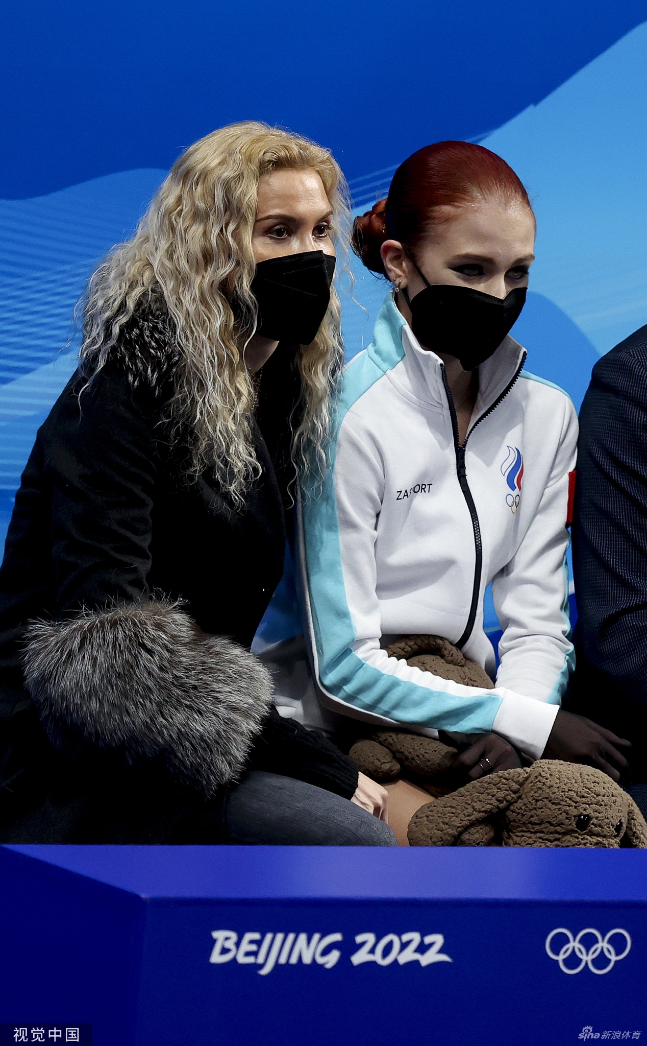 莎莎摘银伤心哭花妆：我恨花滑！就我没有金牌！