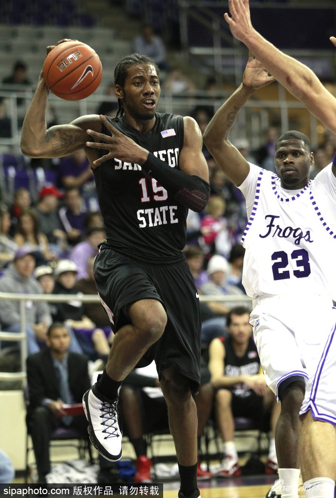 NBA球星大学时期青涩老照片 乔丹库里罗斯年少时光