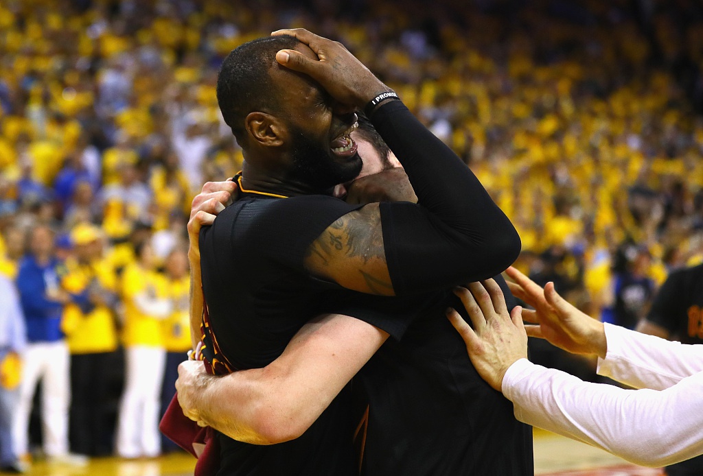 乔丹纪录片把詹姆斯看哭 艰难夺取第一个总冠军产生共鸣