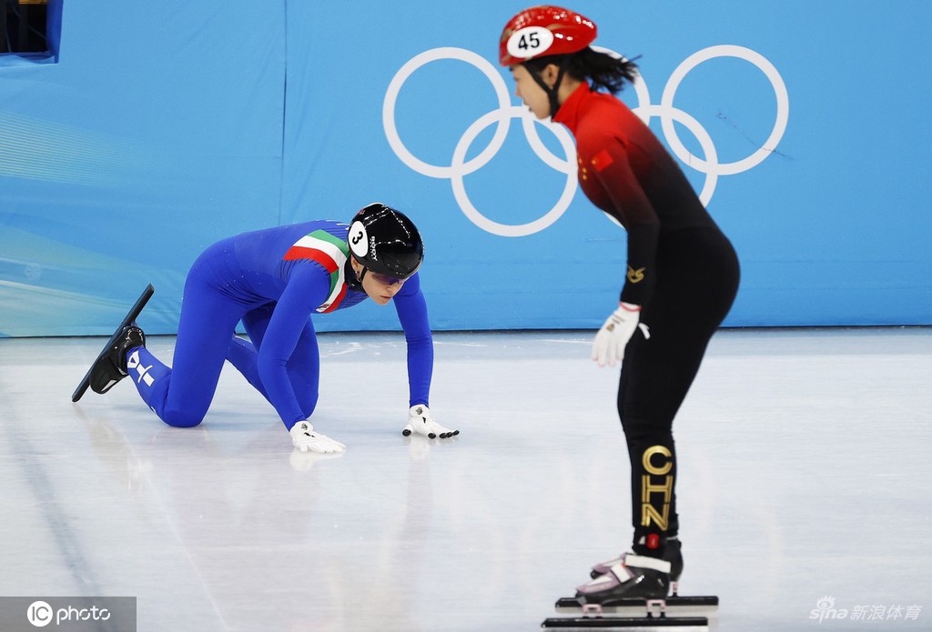 速滑女子500米决赛张雨婷获第四