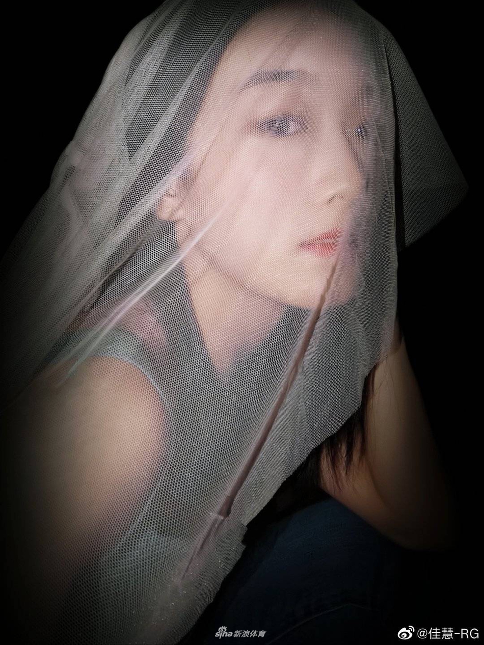 艺术体操女神刘佳慧哪吒头俏皮可爱